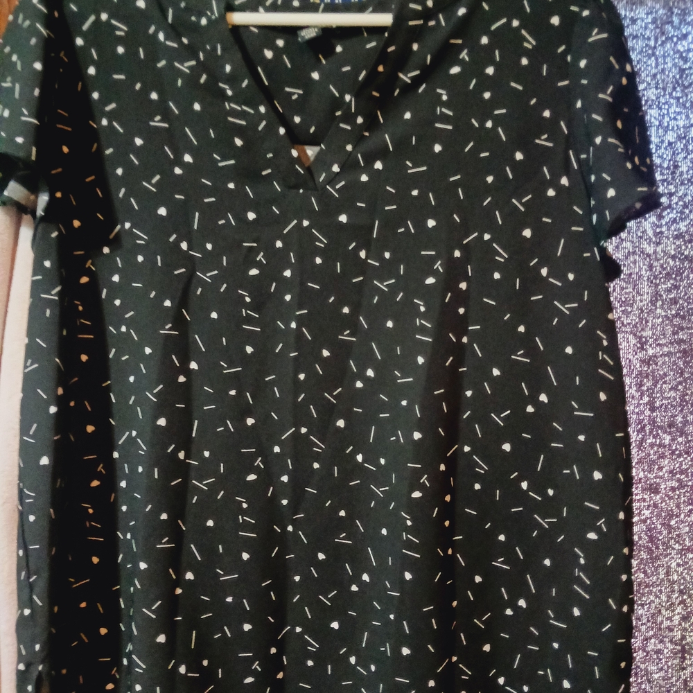 Hilary Radley Black Blouse with White Pattern